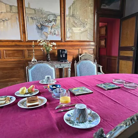 Chateau De La Coliniere - Vue Sur Parc Bed & Breakfast
